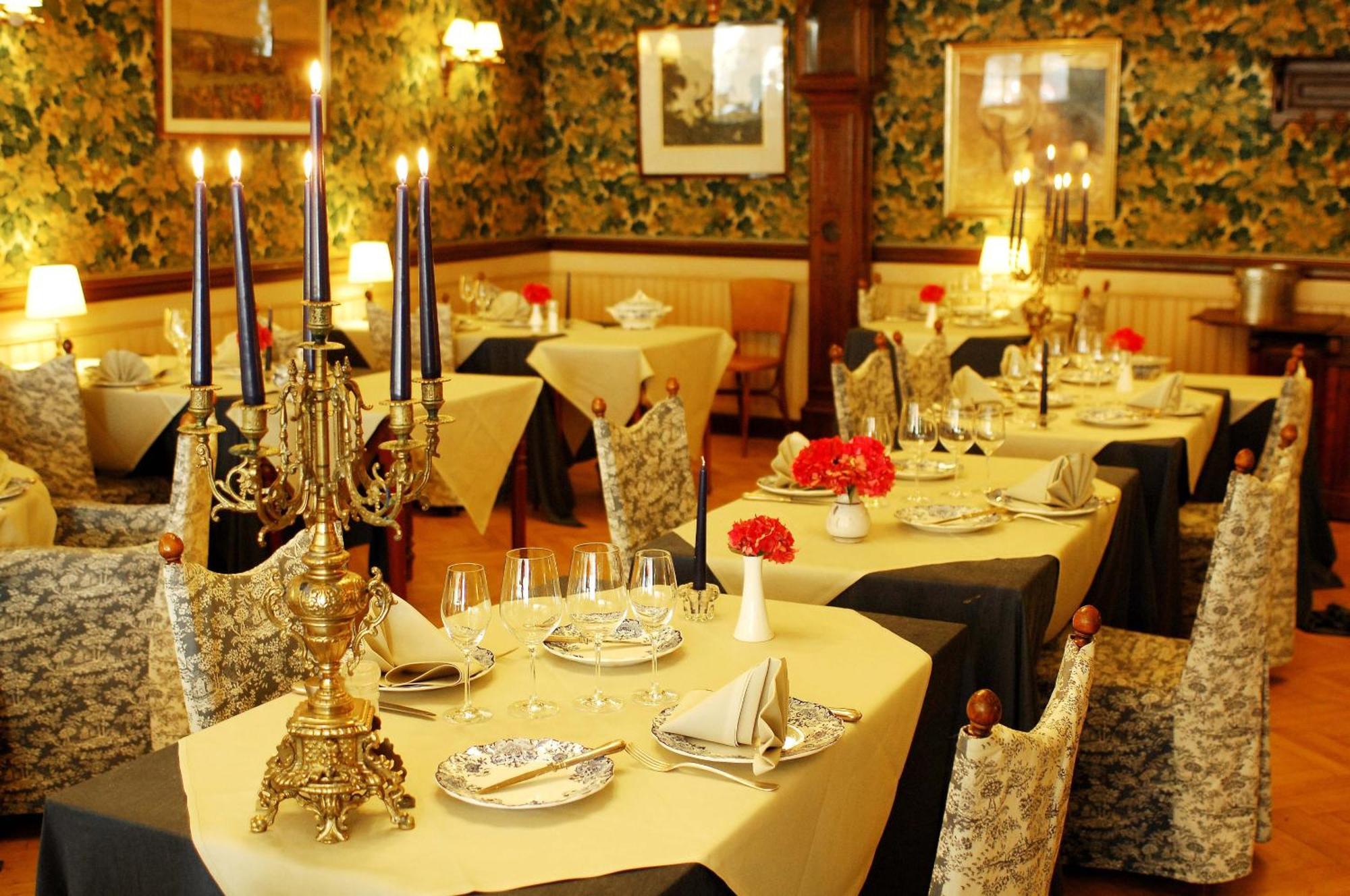 Royal Hotel-restaurant Bonhomme Hotel